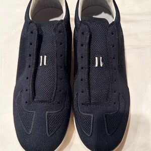 Rothy’s RS 01 Equivalent to Women 10.5 (sold as Men 9) Black Sneakers